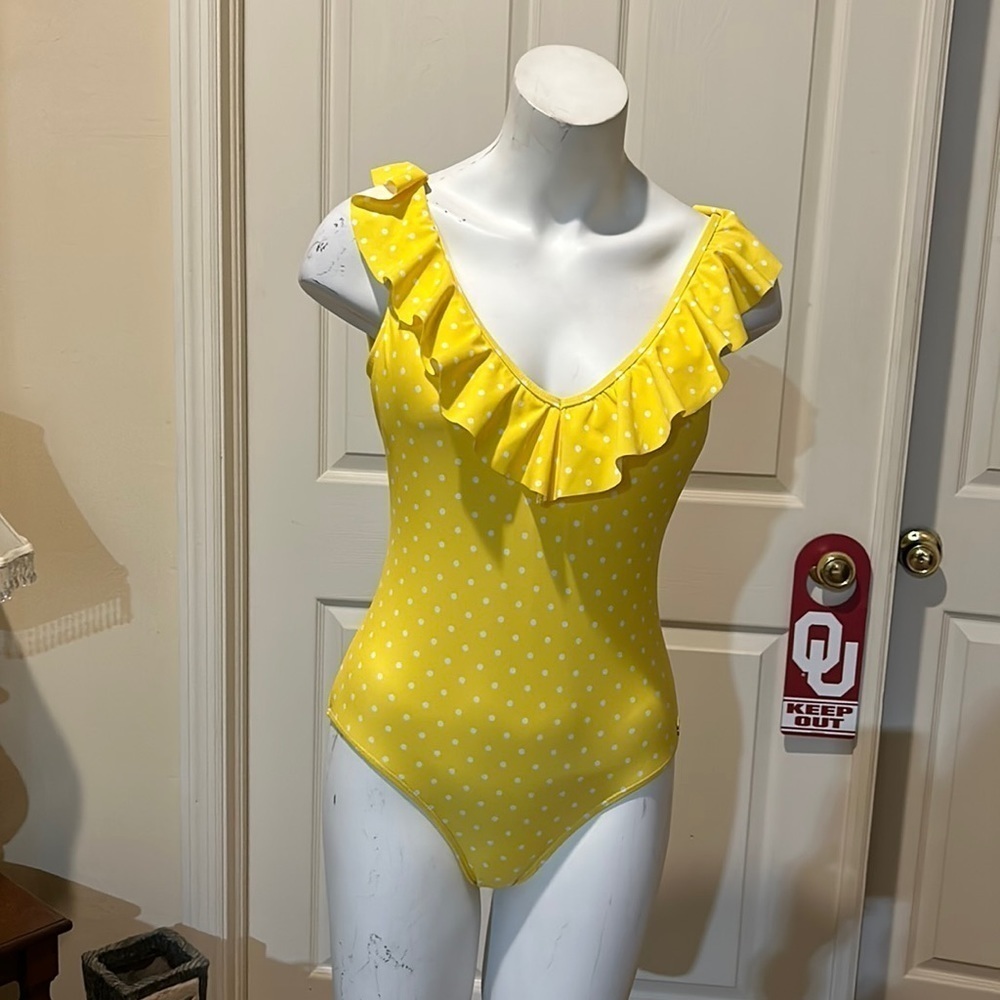 Jones of New York one piece swim suit. Small NWOT